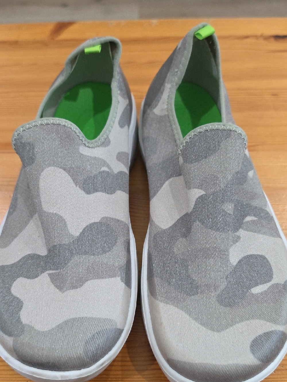 OOFOS Gray Camo Slip-On Sneakers with Neon Green Insole